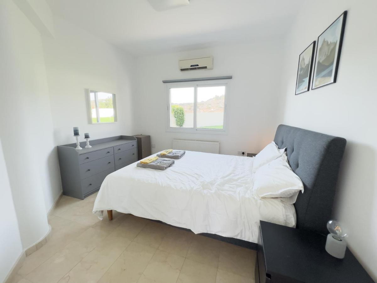 Grand Villa Lynn Seaview Ajía Nápa Kültér fotó