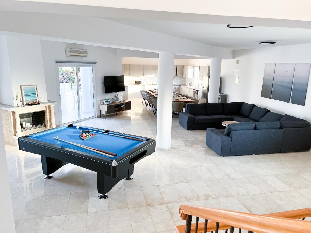 Grand Villa Lynn Seaview Ajía Nápa Kültér fotó