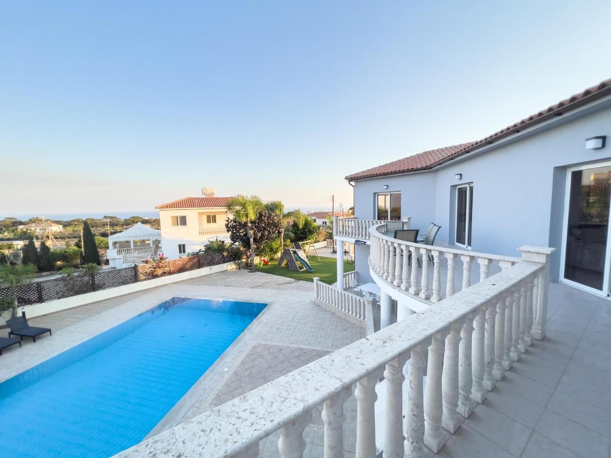 Grand Villa Lynn Seaview Ajía Nápa Kültér fotó