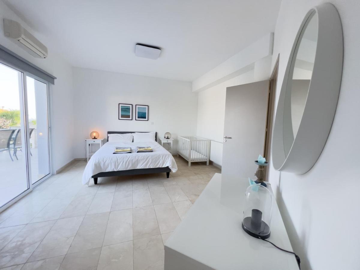 Grand Villa Lynn Seaview Ajía Nápa Kültér fotó