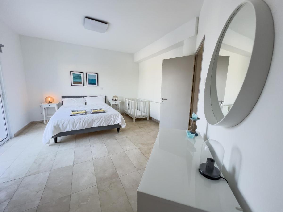 Grand Villa Lynn Seaview Ajía Nápa Kültér fotó