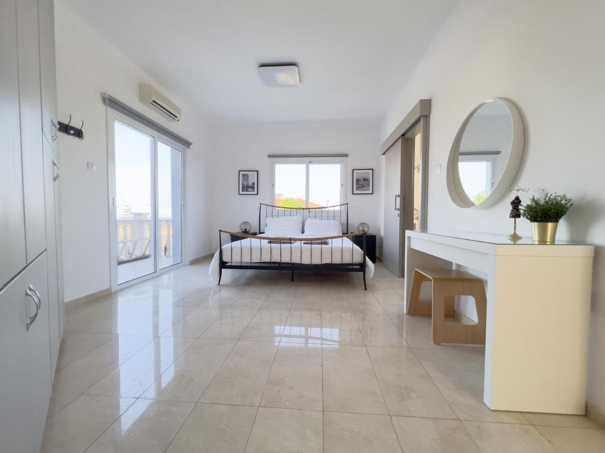 Grand Villa Lynn Seaview Ajía Nápa Kültér fotó