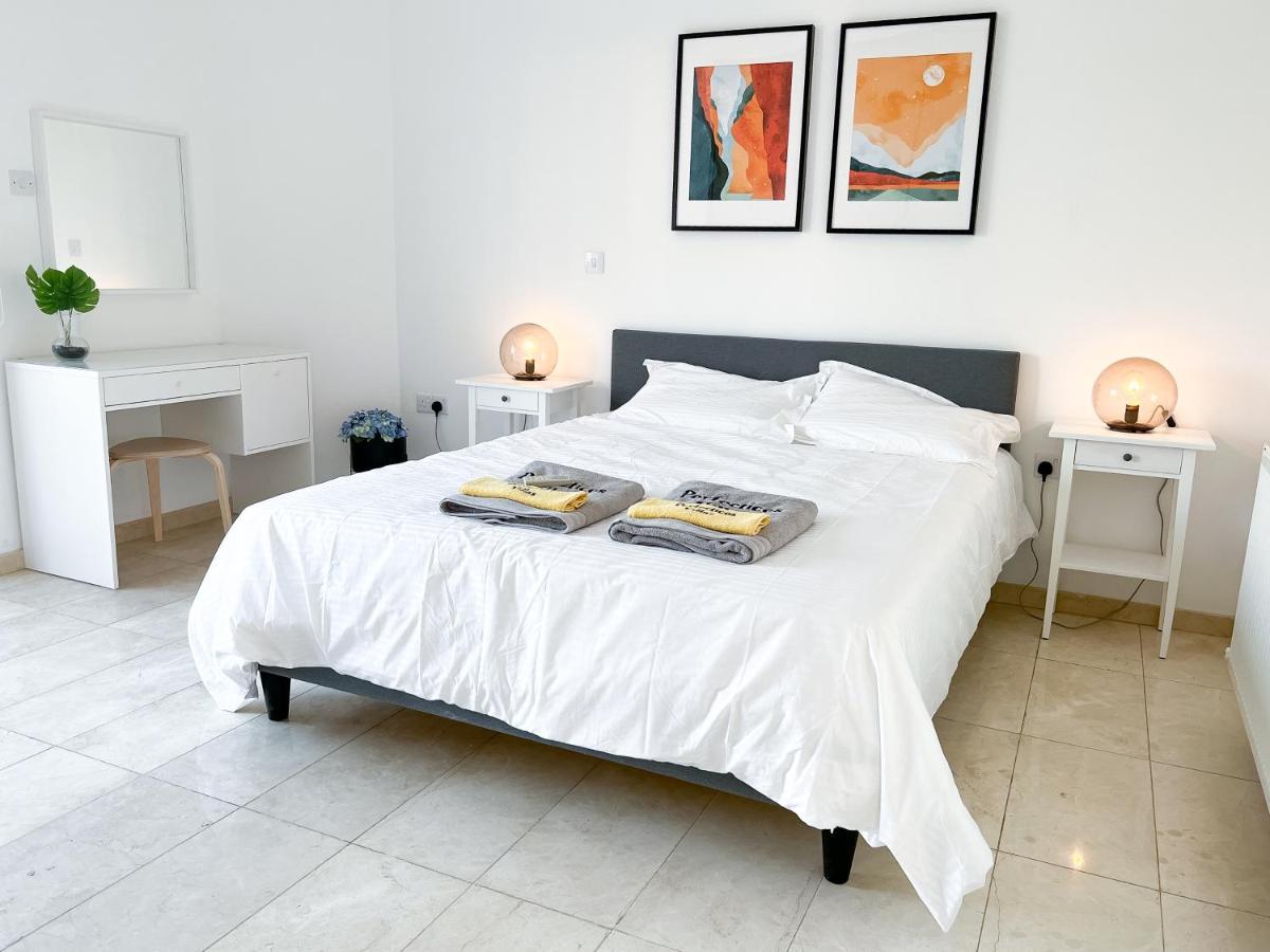 Grand Villa Lynn Seaview Ajía Nápa Kültér fotó