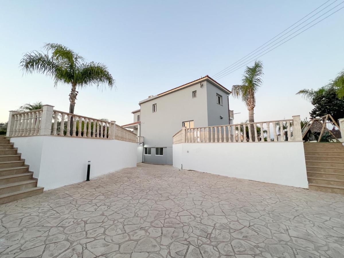 Grand Villa Lynn Seaview Ajía Nápa Kültér fotó