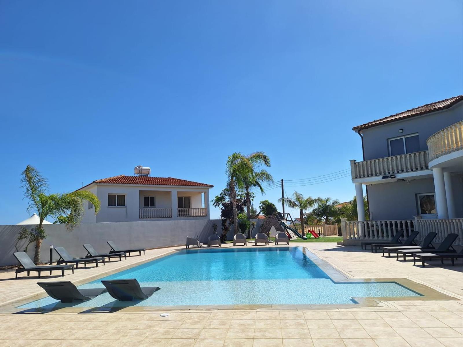 Grand Villa Lynn Seaview Ajía Nápa Kültér fotó